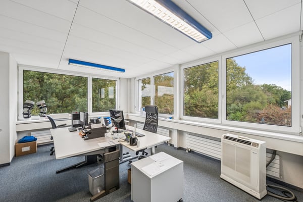 Attraktive Gewerbeliegenschaft mit Büros und Lager 5