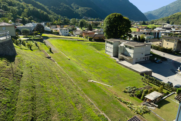Ampio terreno edificabile in zona soleggiata e rialzata 6