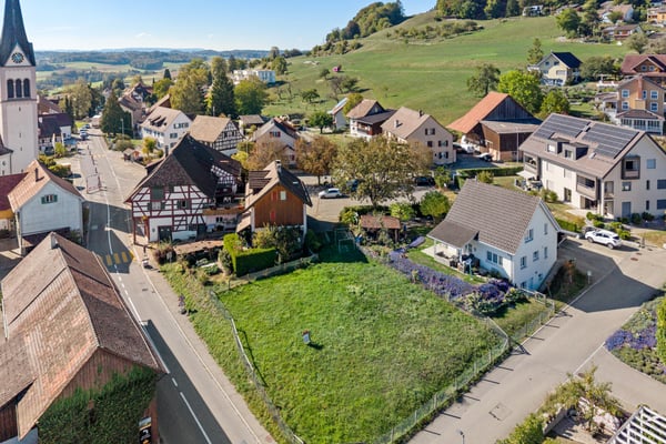 Umfangreiches Baugrundstück mit Bestandesliegenschaft 4