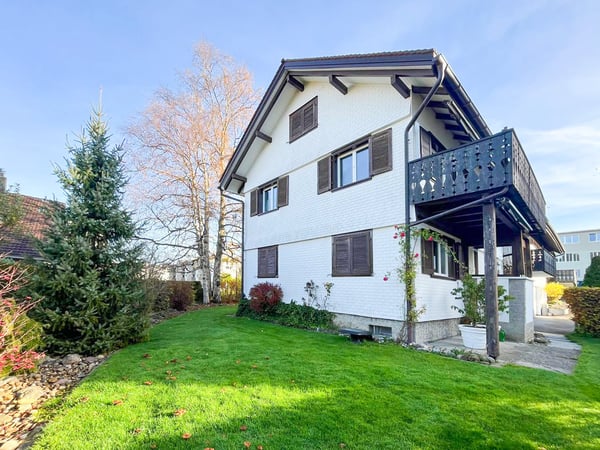 CHARMANTE 1.5 ZIMMERWOHNUNG; MAISONETTE IM ZENTRUM VON EINSIEDELN 2