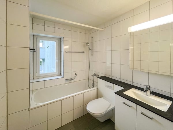 Helle 3-Zimmer-Wohnung an zentraler Lage in Einsiedeln 8