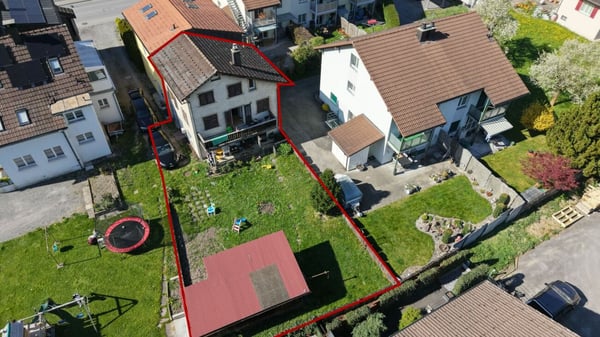 4½-Zi Doppel-Einfamilienhaus an zentraler Lage