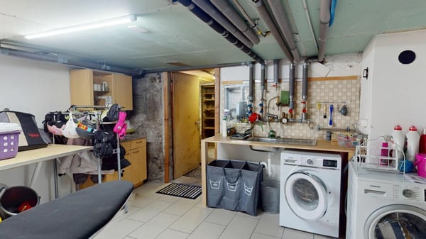 Wohnhaus mit riesiger Remise Gesamtnutzfläche 480m2 18