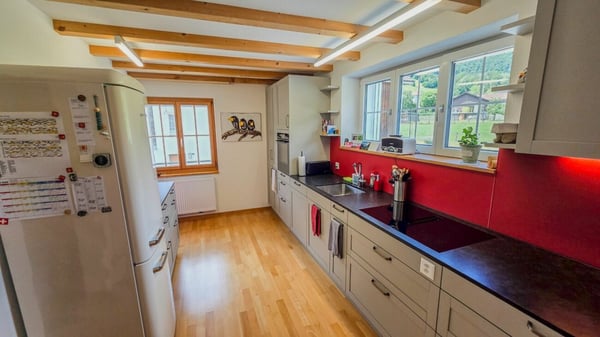 Charmanter 3½-Zimmer-Hausteil - umfassend saniert, mit idyllischem Aussenbereich