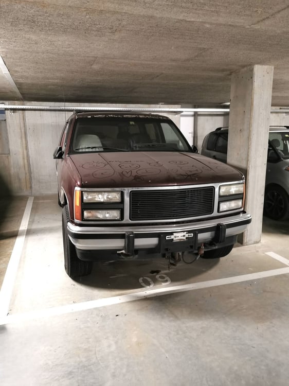 Überbreiter Tiefgaragenparkplatz 3