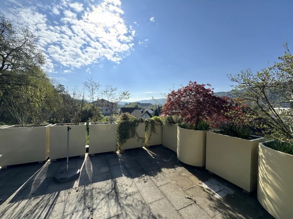 Zuoberst, sonnig mit herrlicher Aussicht und Privatsphäre 3
