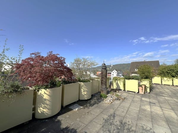 Zuoberst, sonnig mit herrlicher Aussicht und Privatsphäre 2