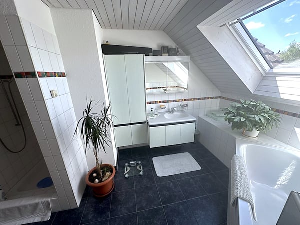 Helle 2.5 Zimmer-Wohnung mit Balkon 4