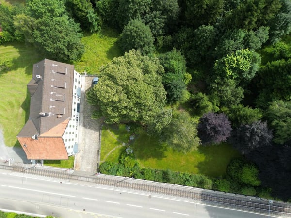 Doppelhaushälfte mit Seesicht und traumhaften Garten 3