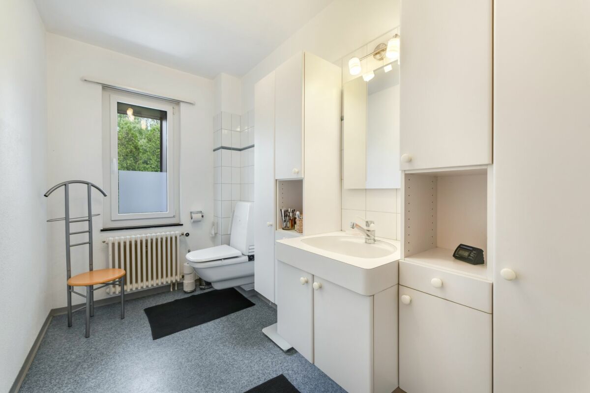 Casa unifamiliare con dependance, sistema PV e 10 camere - ideale per le famiglie