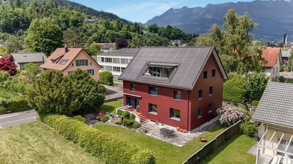 Einfamilienhaus mit Einliegerwohnung, PV-Anlage & 11 Zimmern - ideal für Familien 22
