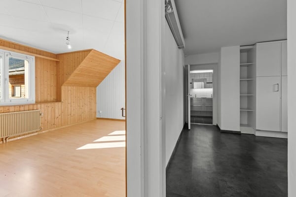 Zentral gelegene 3-Zimmer-Altbauwohnung. Mietvertrag befristet bis 30.09.2027 8