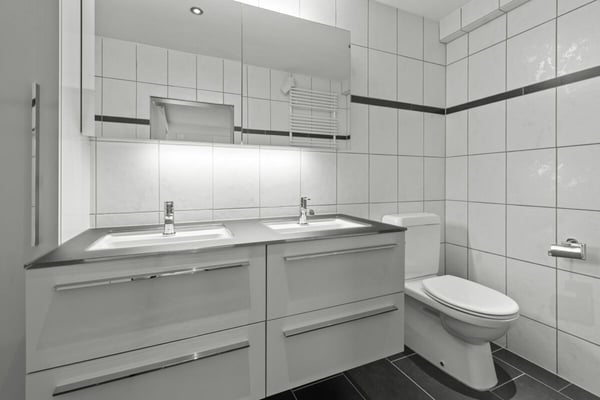 Zentral gelegene 3-Zimmer-Altbauwohnung. Mietvertrag befristet bis 30.09.2027 4
