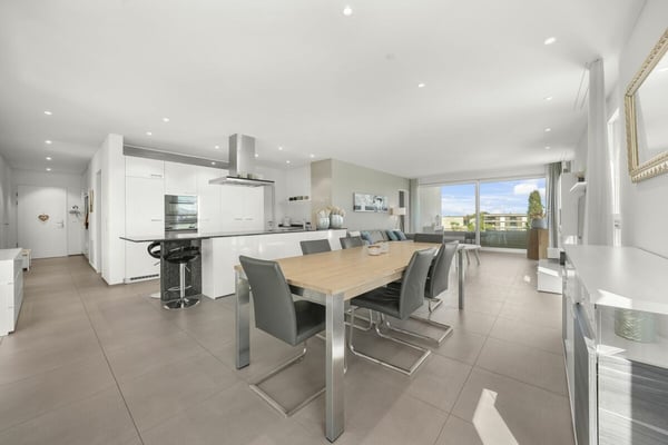 Selten in Tübach - 4.5 Zimmer-Whg. mit 220m² Garten, privater Waschküche & Bodenseeblick 12