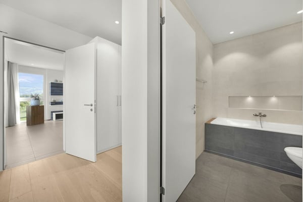 Selten in Tübach - 4.5 Zimmer-Whg. mit 220m² Garten, privater Waschküche & Bodenseeblick 18