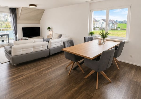 7.5-Zi-Maisonette-Dachwohnung mit Blick ins Grüne (urspr. 5.5-6.5-Zi) 1