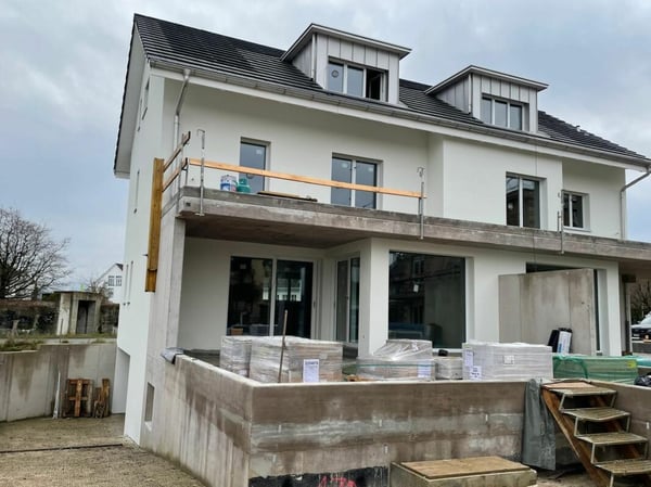 Neubau-Doppeleinfamilienhaus mit gehobener Ausstattung und viel Platz. 1