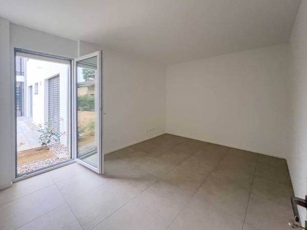 Modernes 3.5-Zimmer-Wohnung mit Gartennische in Genestrerio 3