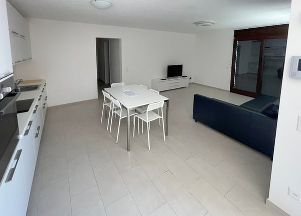 Luminoso appartamento 6.5 locali a Vernate