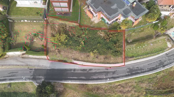 Terreno edificabile vista lago con licenza a Neggio 1