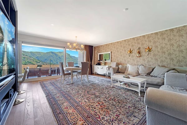 Elegante e prestigioso attico vista lago 1