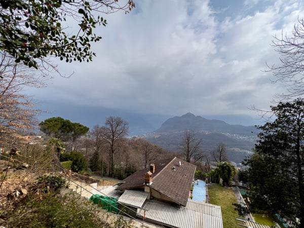 Casa unifamiliare con grande terreno ad Agra 3