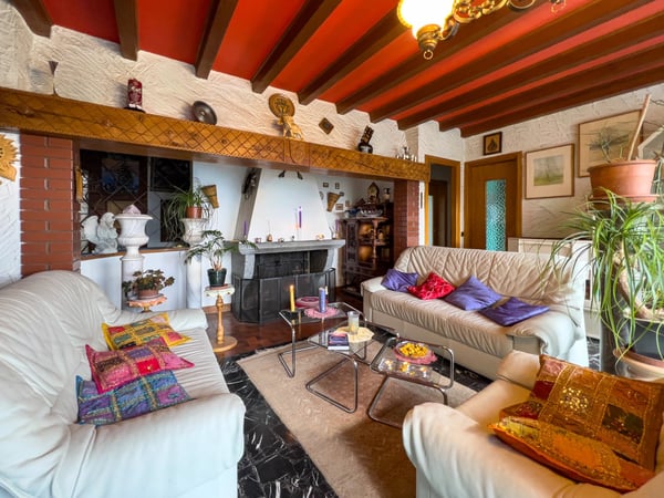 Casa unifamiliare con grande terreno ad Agra 1