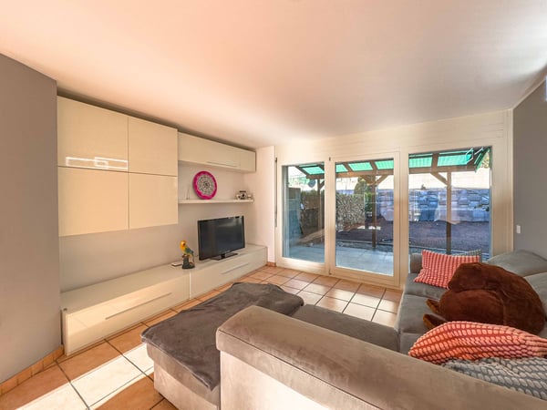 Casa gemella con giardino ad Arzo 3