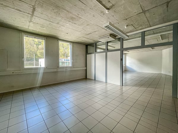 Grande locale uso ufficio a Mezzovico 1