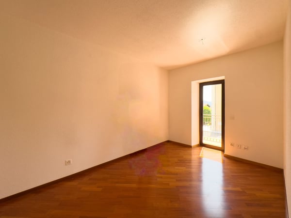 Casa ristrutturata con due appartamenti e vista lago 3