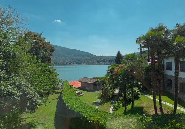 Casa sul lago a Caslano con pontile privato 1