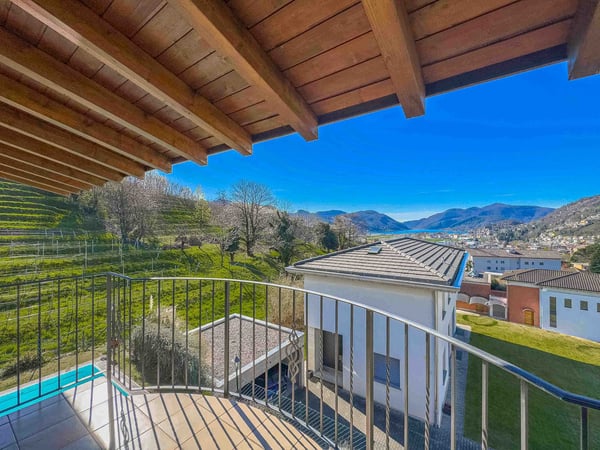 Casa unifamiliare con giardino e piscina a Bioggio 4