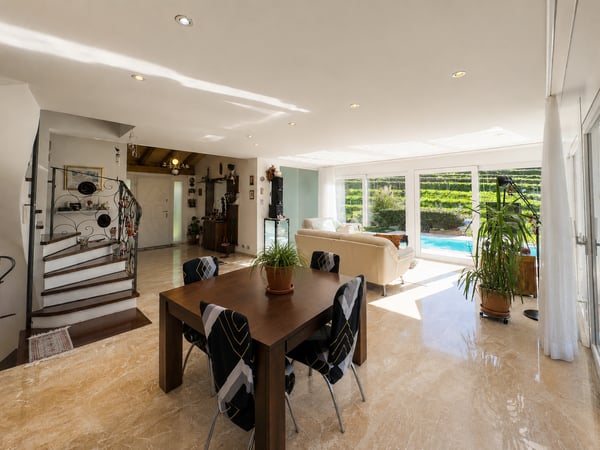 Casa unifamiliare con giardino e piscina a Bioggio 2