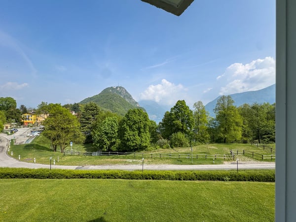 Ampio appartamento con scorcio sul lago a Carona 11