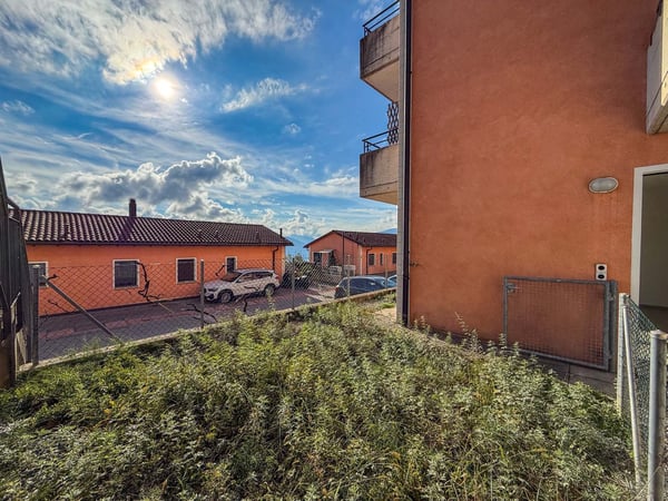 Moderno appartamento 2.5 locali con giardino a Vernate 4