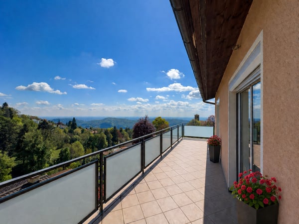 Casa con grande giardino nel verde a Sagno 8