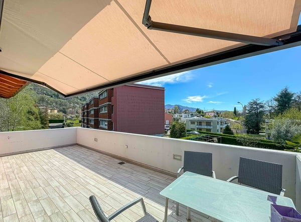 Casa bifamiliare con grande giardino a Morbio Inferiore 11