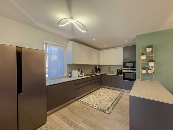 Casa bifamiliare con grande giardino a Morbio Inferiore 3