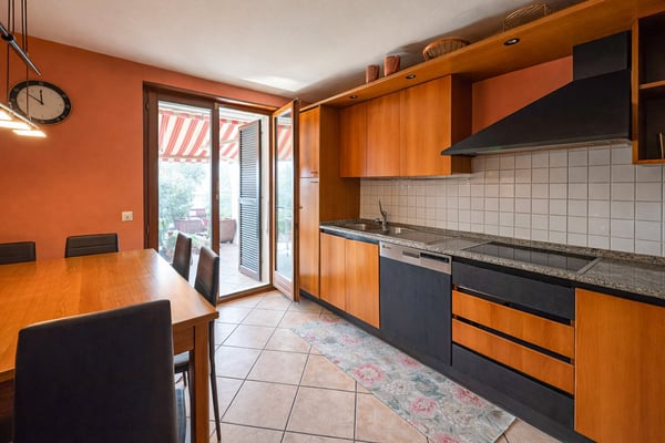 Casa con giardino a Stabio 2