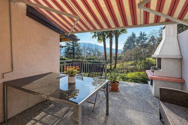 Casa con giardino a Stabio 8