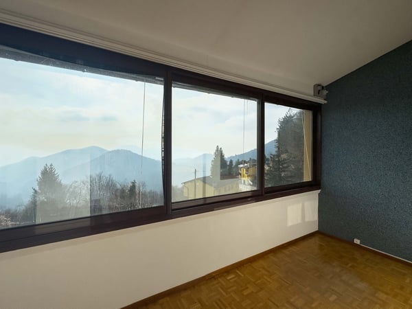 Grande casa unifamiliare nel verde ad Aranno 7