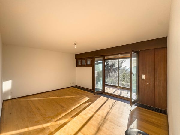 Villa con ampio giardino e vista aperta a Morbio Superiore 4