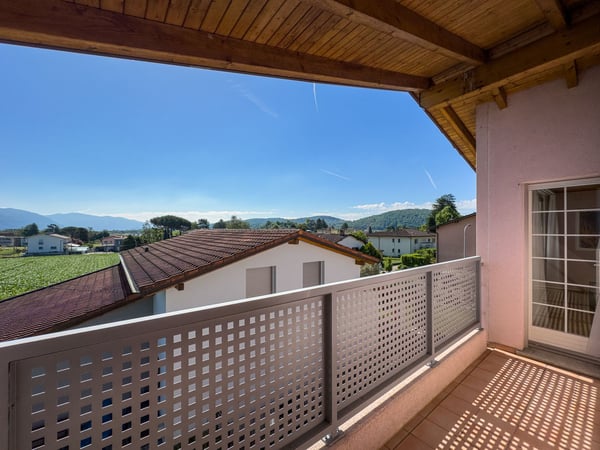 Casa unifamiliare con giardino a Stabio 10