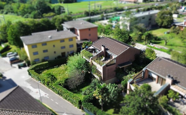 Spaziosa casa gemella con giardino a Melano 12