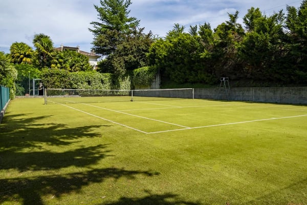 Villa con magnifico parco e campo da tennis 8