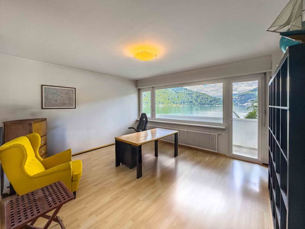 Villa direttamente sul lago con posti barca privati 8