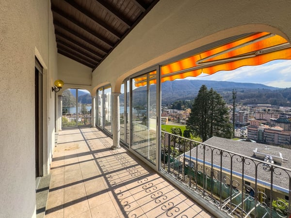 Casa con tre appartamenti vista lago a Ponte Tresa 4