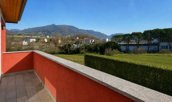 Casa unifamiliare con giardino e piscina 6