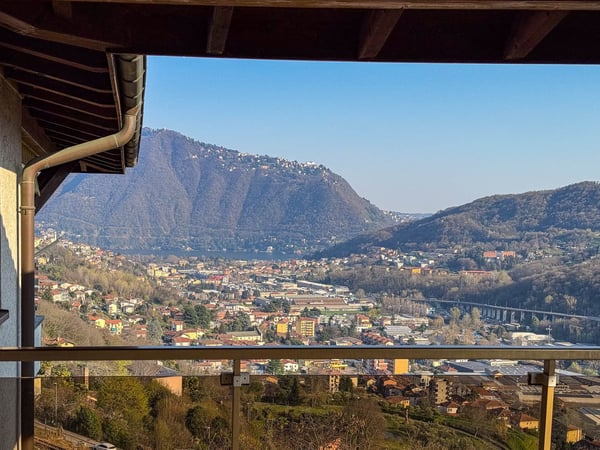 Appartamento 3.5 locali con terrazza e vista aperta a Vacallo 6