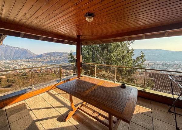 Appartamento 3.5 locali con terrazza e vista aperta a Vacallo 5
